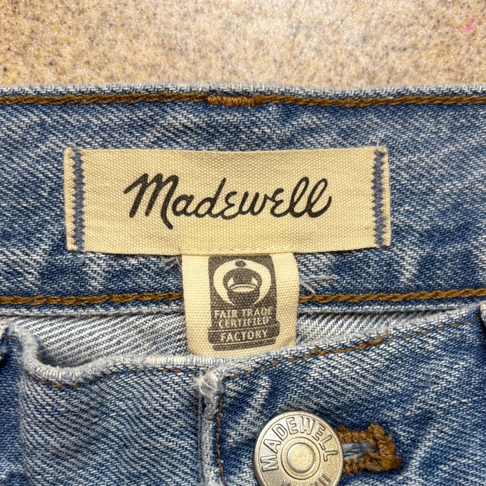 Madewell Women’s size 28 90’s Straight Jeans 29” inseam - Picture 3 of 4